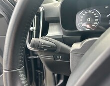 VOLVO XC40 2.0 T4 MOMENTUM PRO GEARTRONIC