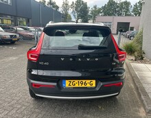 VOLVO XC40 2.0 T4 MOMENTUM PRO GEARTRONIC