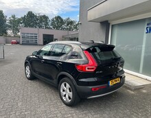 VOLVO XC40 2.0 T4 MOMENTUM PRO GEARTRONIC