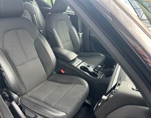 VOLVO XC40 2.0 T4 MOMENTUM PRO GEARTRONIC
