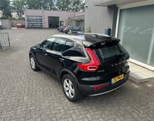 VOLVO XC40 2.0 T4 MOMENTUM PRO GEARTRONIC