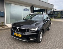 VOLVO XC40 2.0 T4 MOMENTUM PRO GEARTRONIC