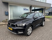 VOLVO XC40 2.0 T4 MOMENTUM PRO GEARTRONIC