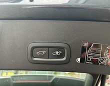 VOLVO XC40 2.0 T4 MOMENTUM PRO GEARTRONIC