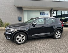 VOLVO XC40 2.0 T4 MOMENTUM PRO GEARTRONIC