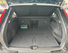 VOLVO XC40 2.0 T4 MOMENTUM PRO GEARTRONIC