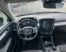 VOLVO XC40 2.0 T4 MOMENTUM PRO GEARTRONIC