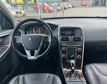 VOLVO XC60 2.0 D3 FWD SUMMUM GEARTRONIC Intellisafe-Line